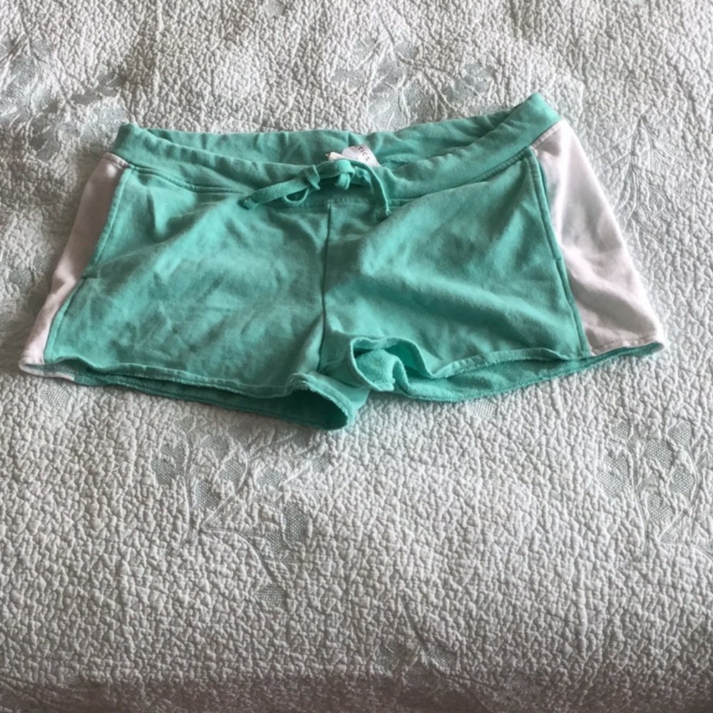 Comfy fabletics shorts